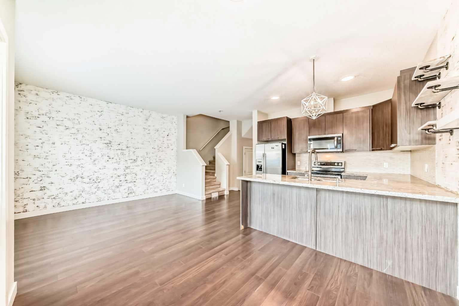 115, 300 Marina Drive 