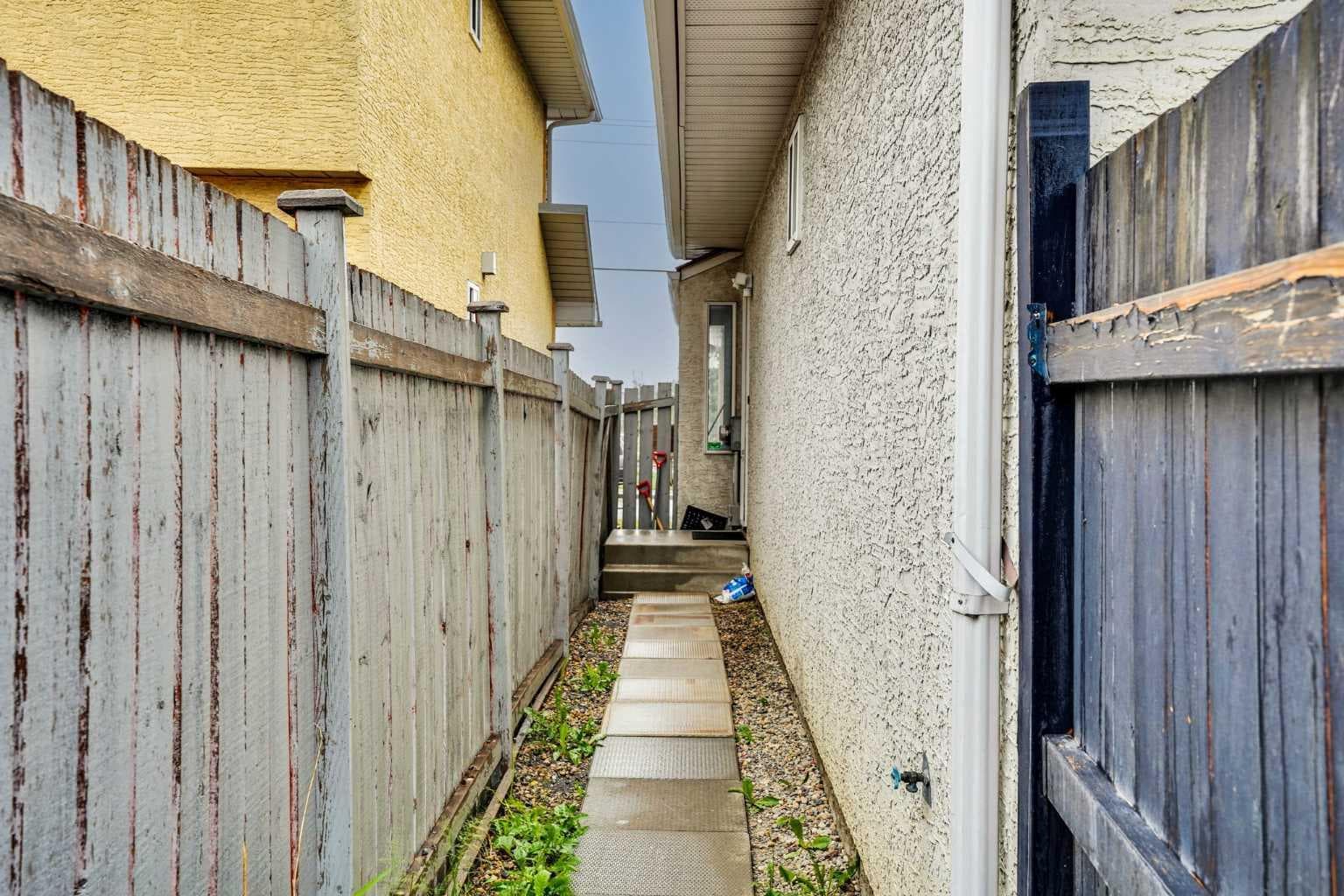 133 MARTINGLEN Way NE