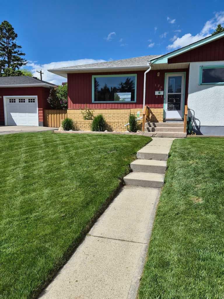 126 Springwood Drive SW