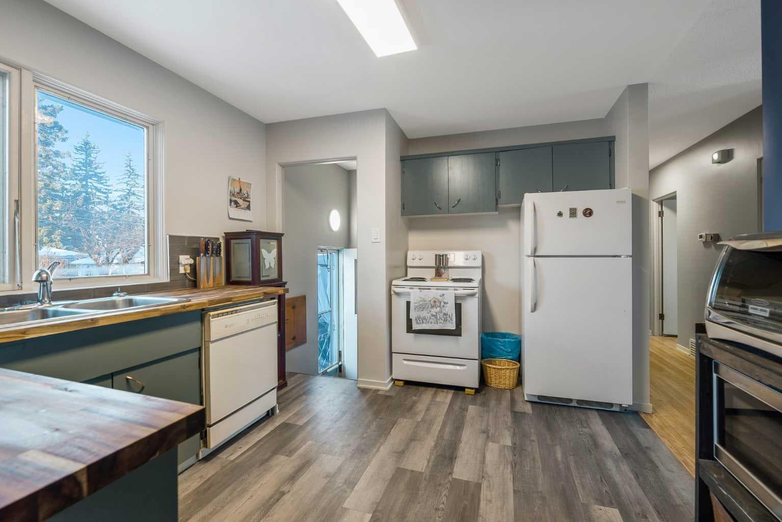 126 Springwood Drive SW