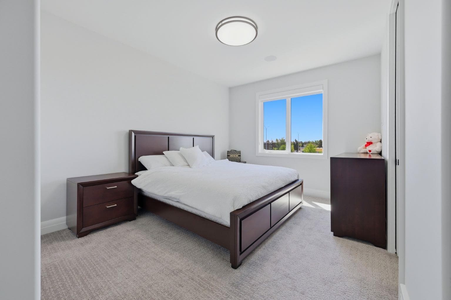 102 Malibou Road 