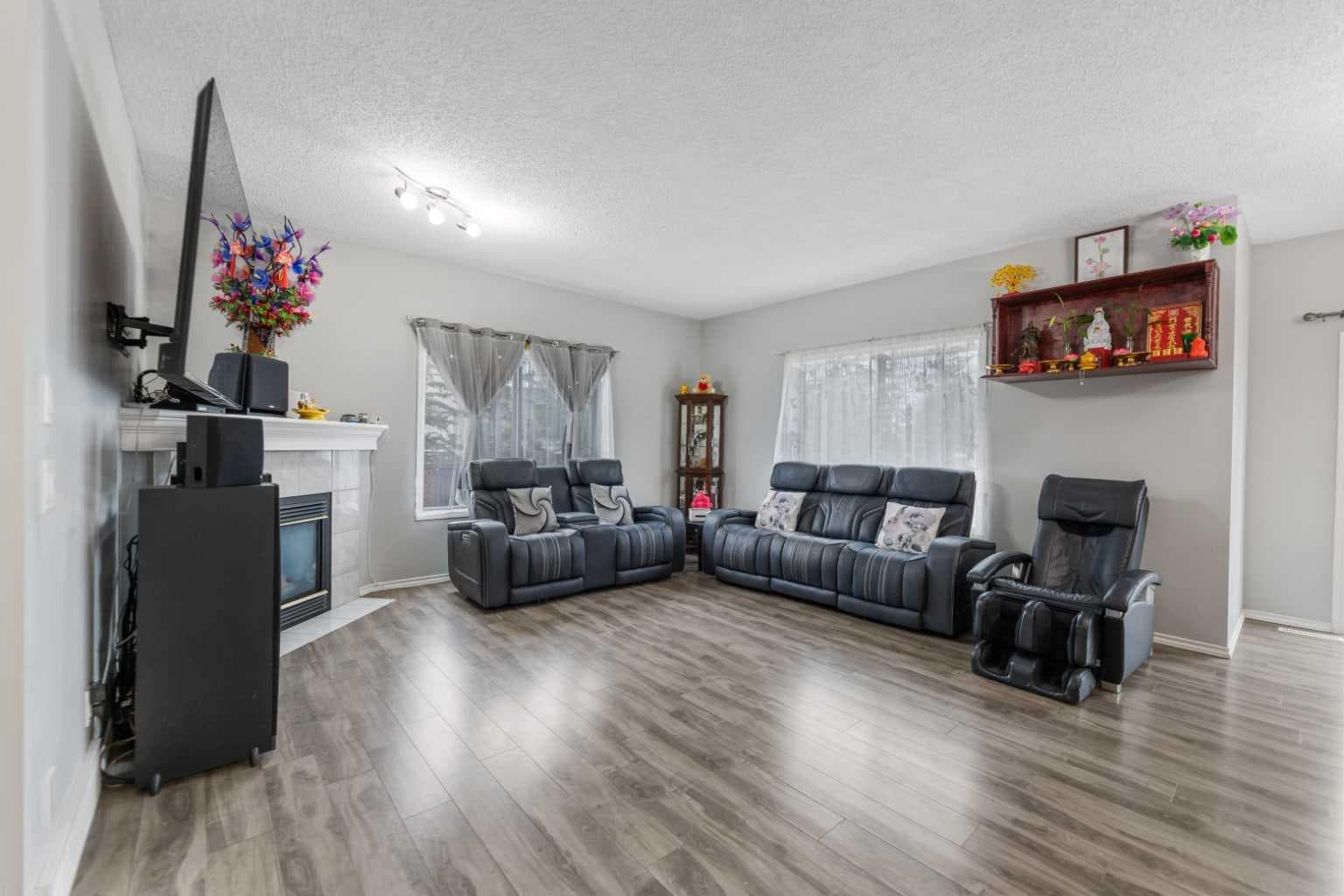 148 Springmere Way 
