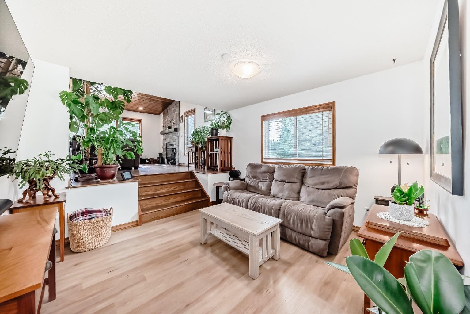 2 Wolf Close 
