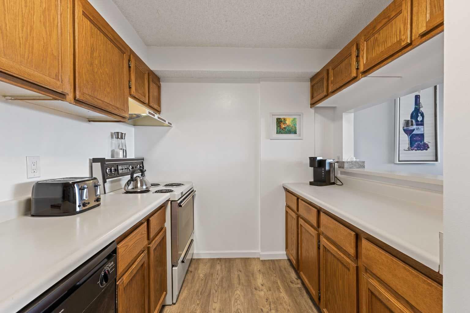 1506, 9800 Horton Road SW