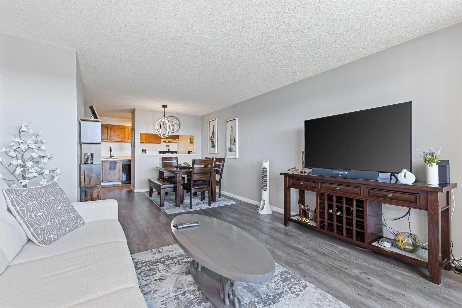 1506, 9800 Horton Road SW