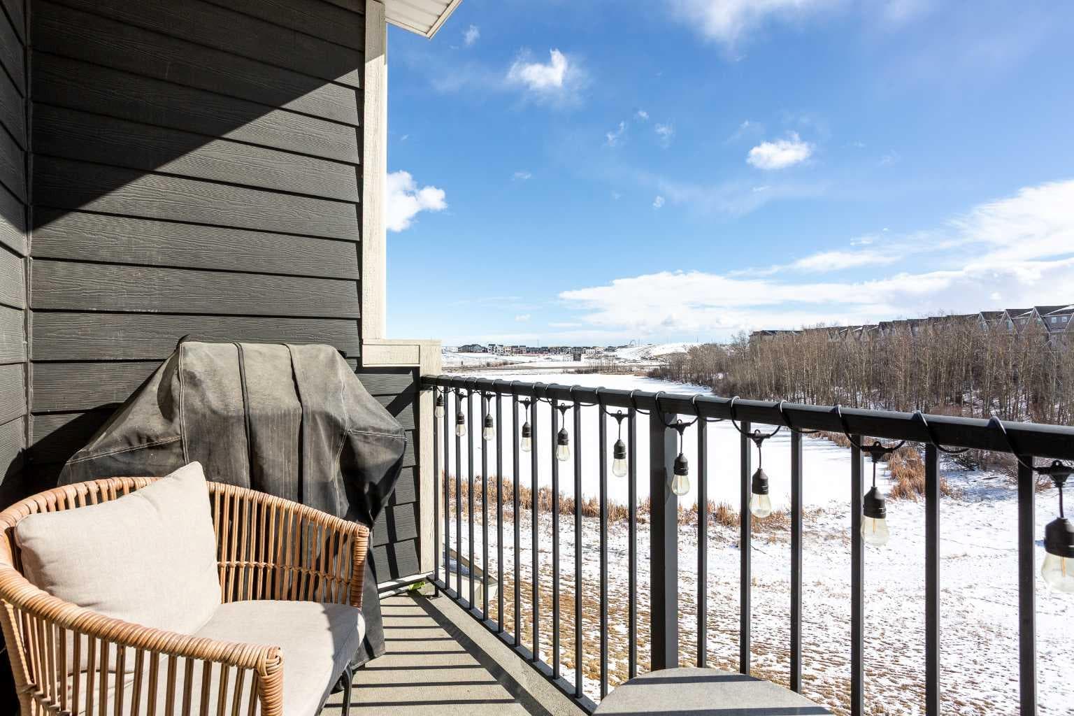 412, 250 Fireside View 