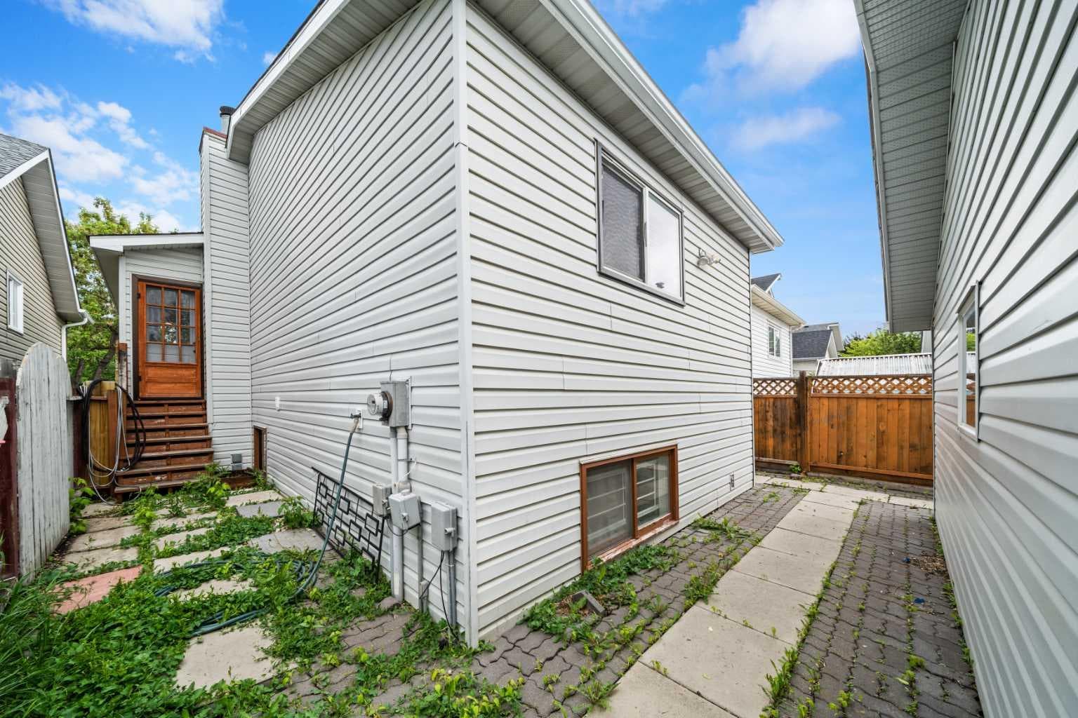 107 Tararidge Close NE