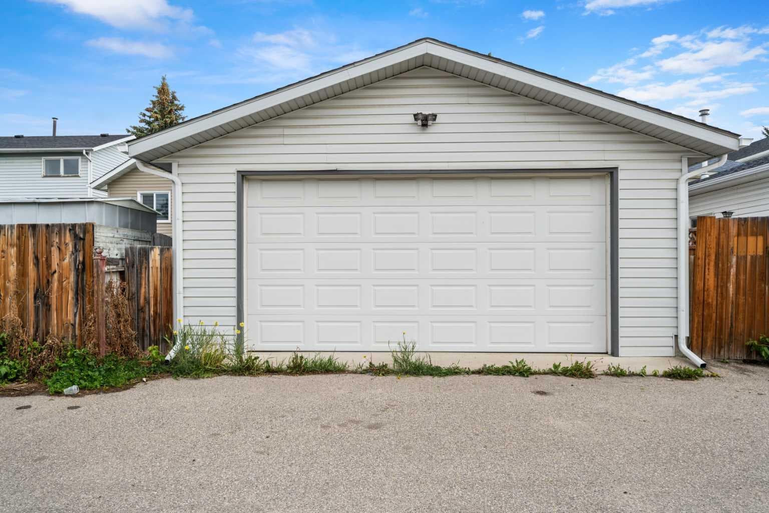 107 Tararidge Close NE