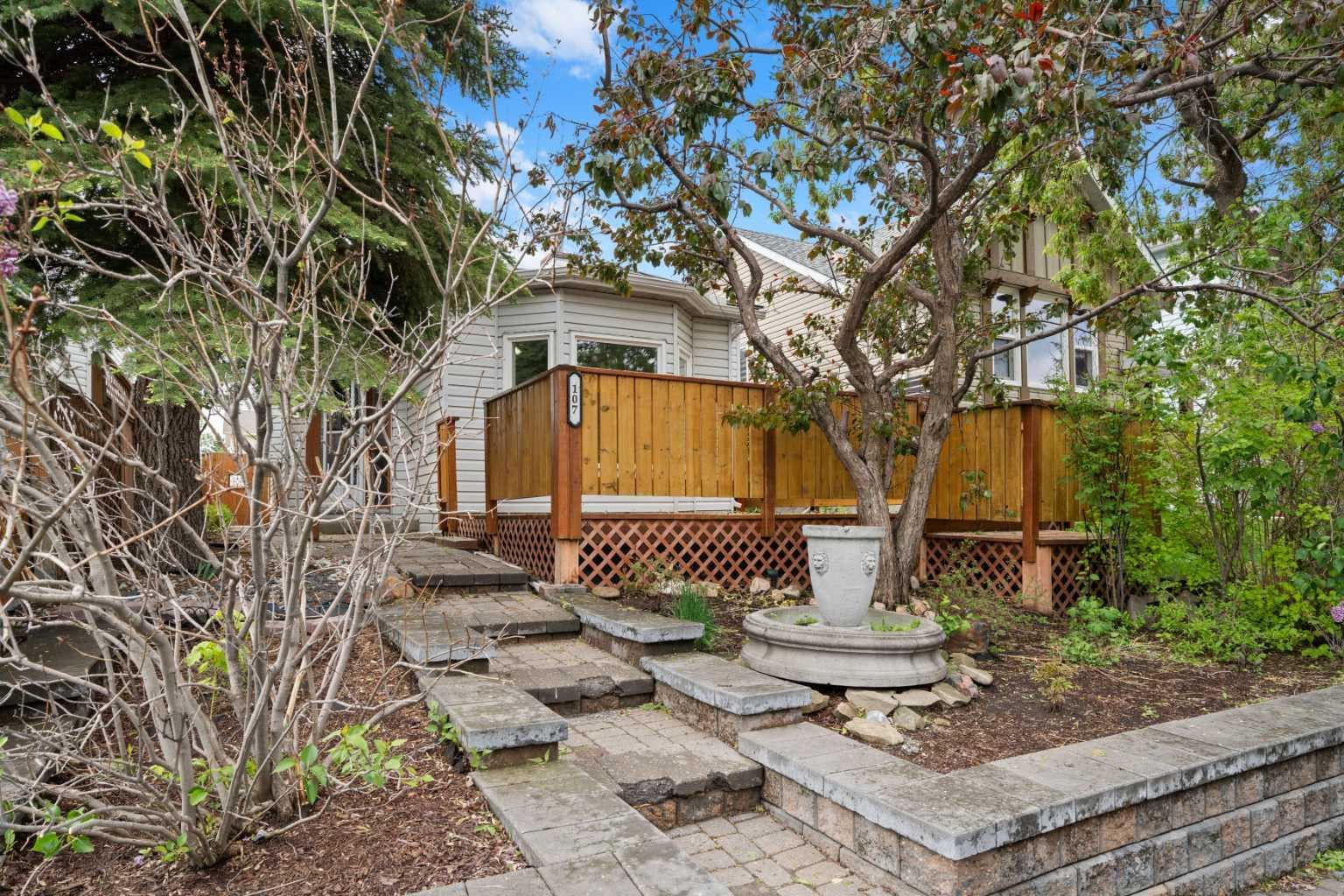 107 Tararidge Close NE