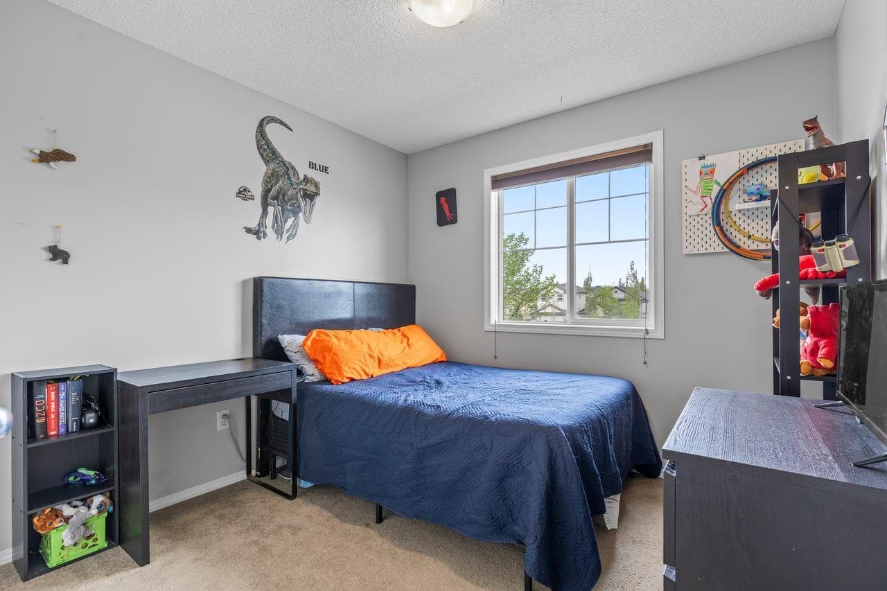 189 Country Village Manor NE