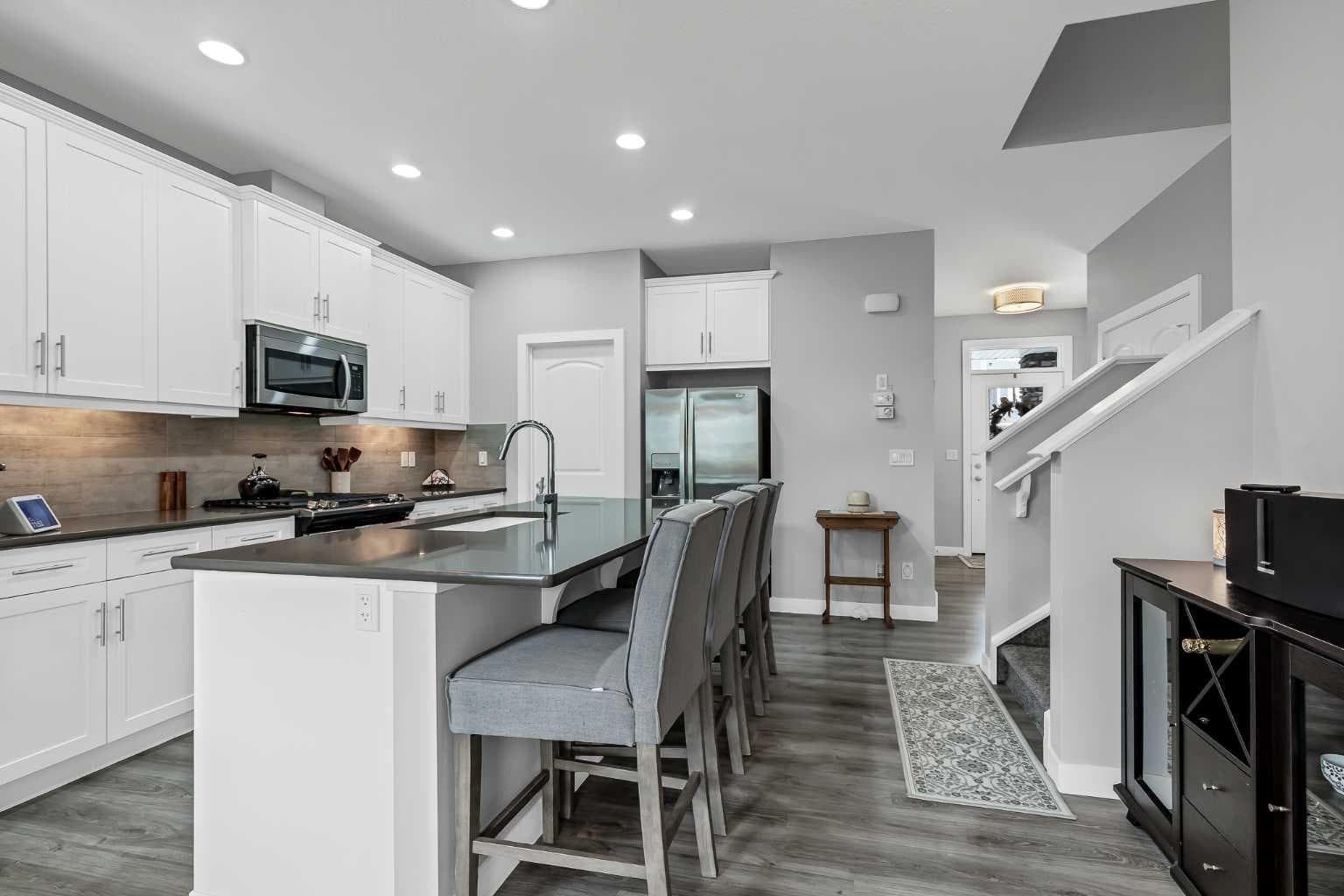 565 Midtown Street SW