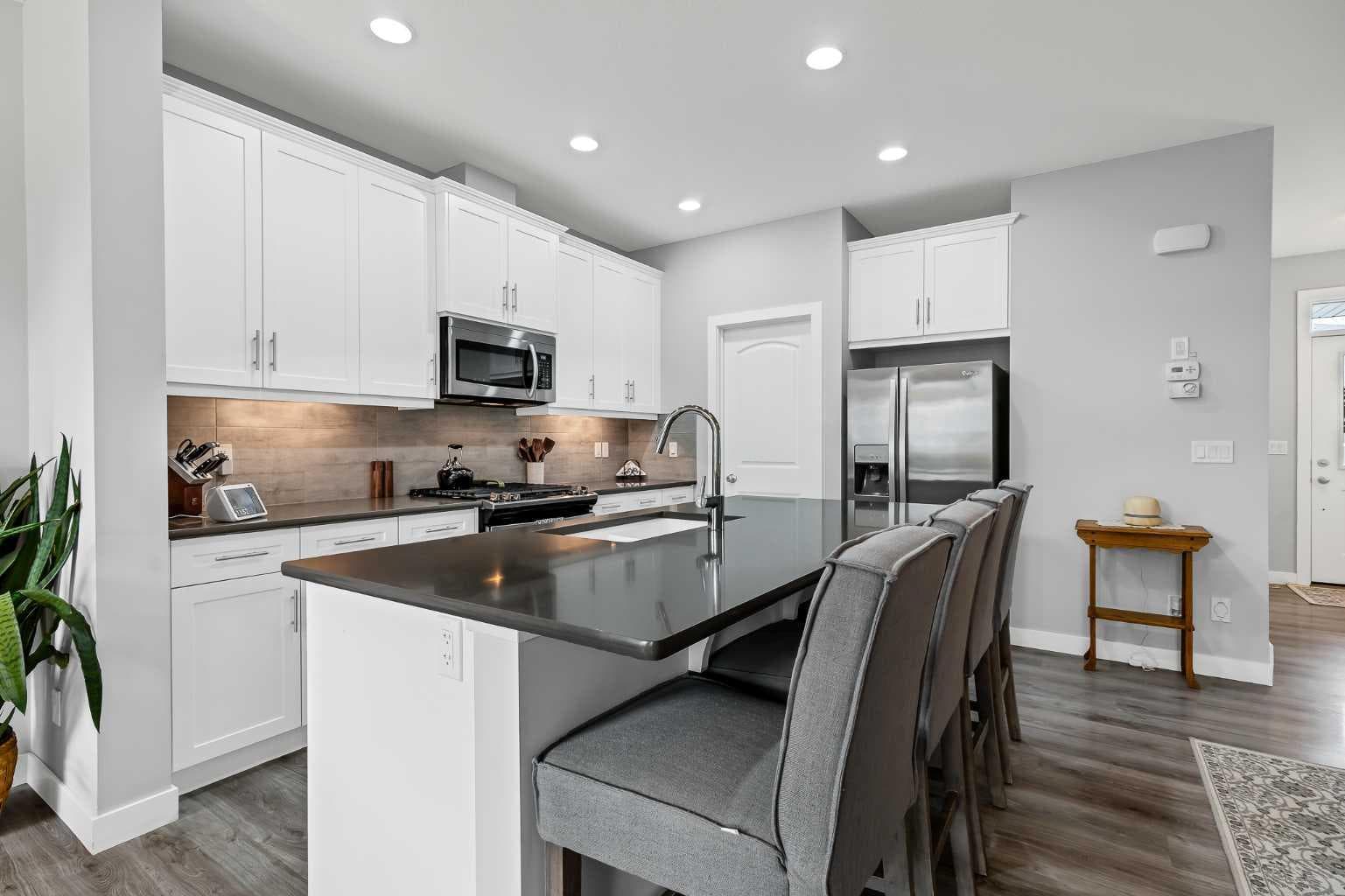 565 Midtown Street SW