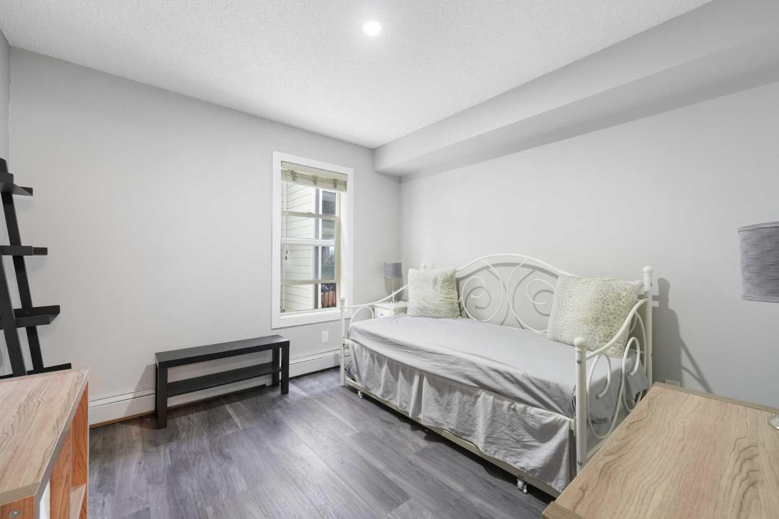 1219, 625 Glenbow Drive 