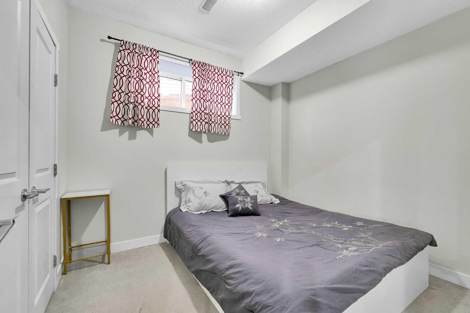 55 Walden Place SE