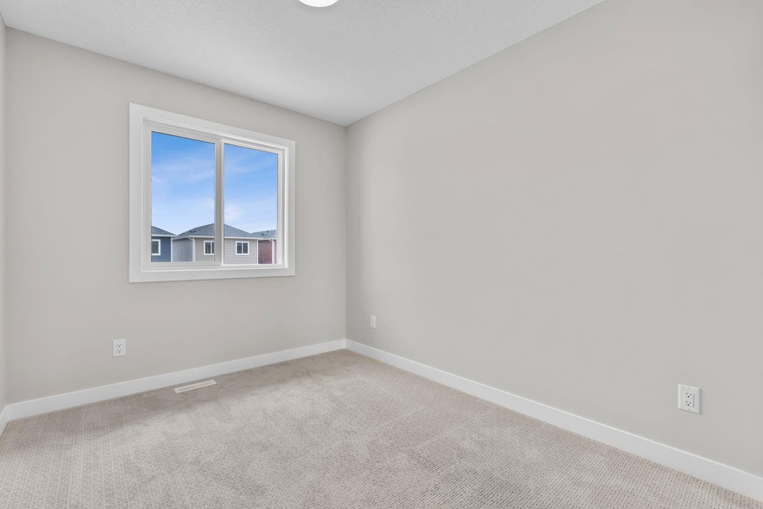 9989 Huxbury Drive NE