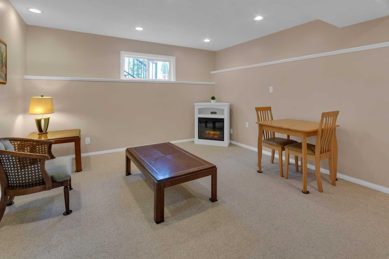 381 Silver Springs Way NW