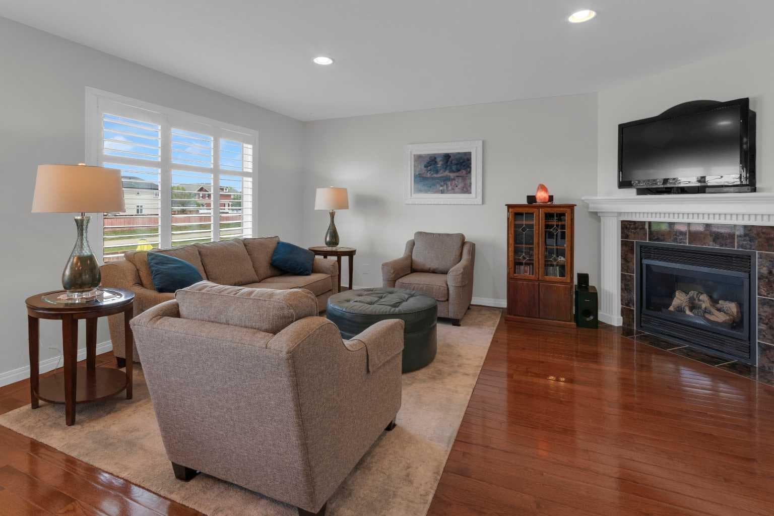 381 Silver Springs Way NW