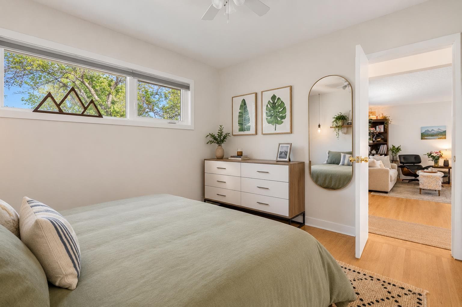 1207 40 Avenue NW