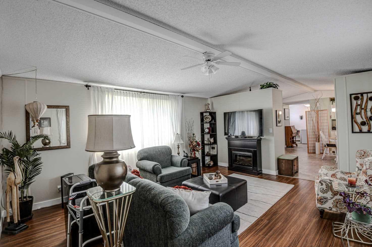 221, 99 Arbour Lake Road NW