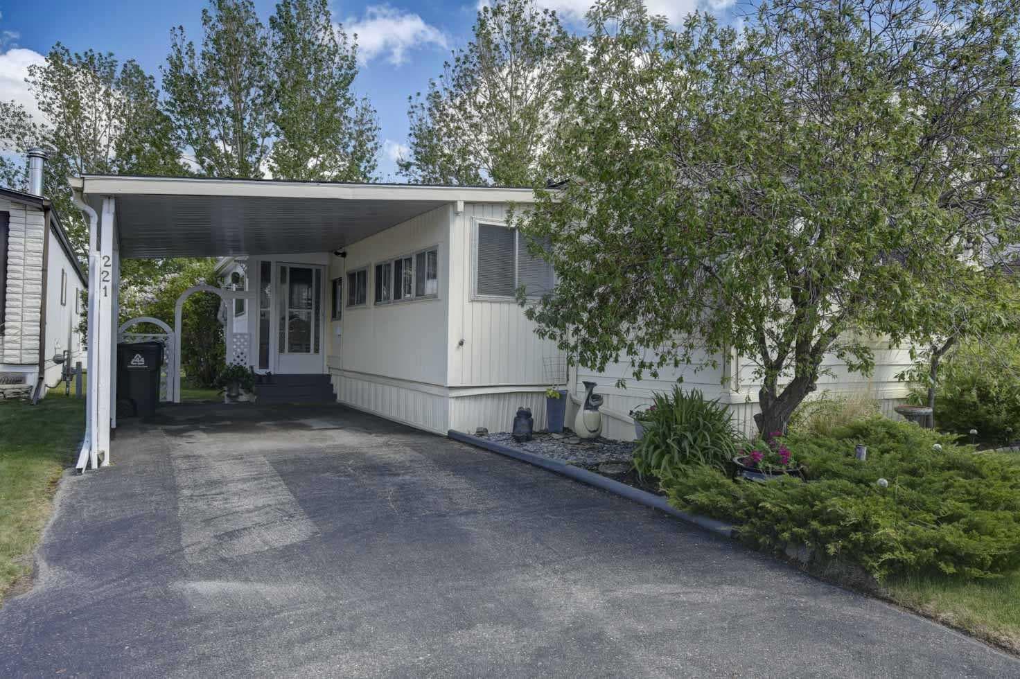 221, 99 Arbour Lake Road NW
