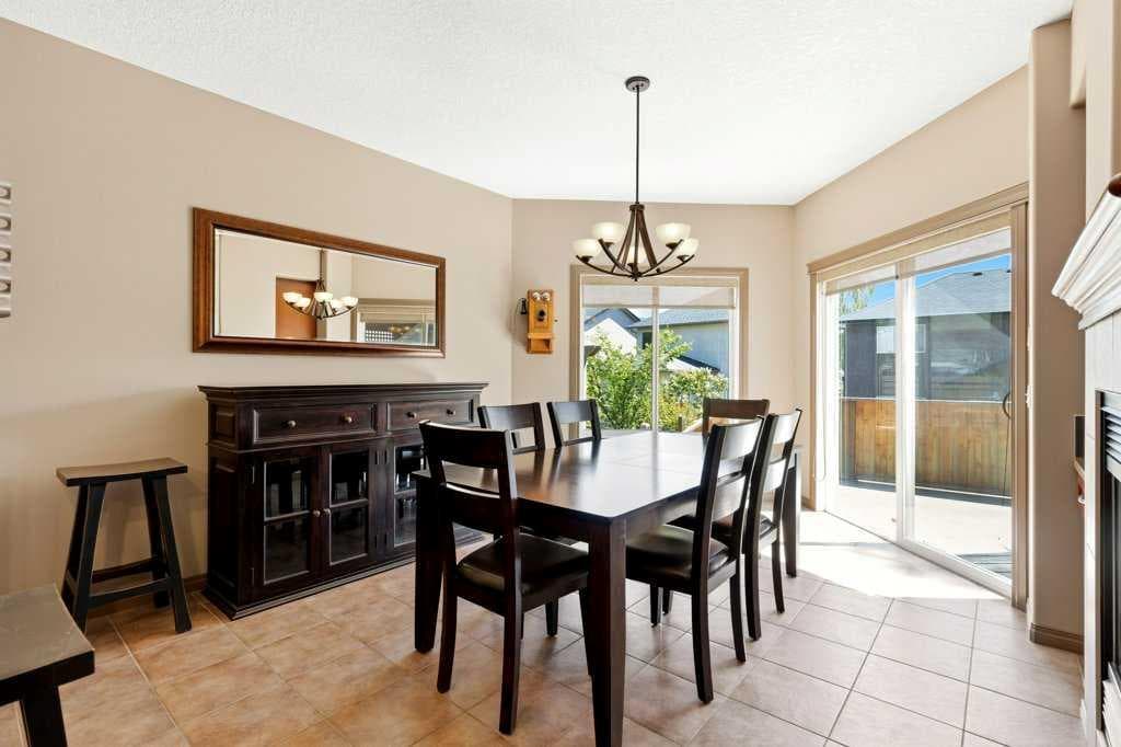 23 Aspen Stone Crescent SW