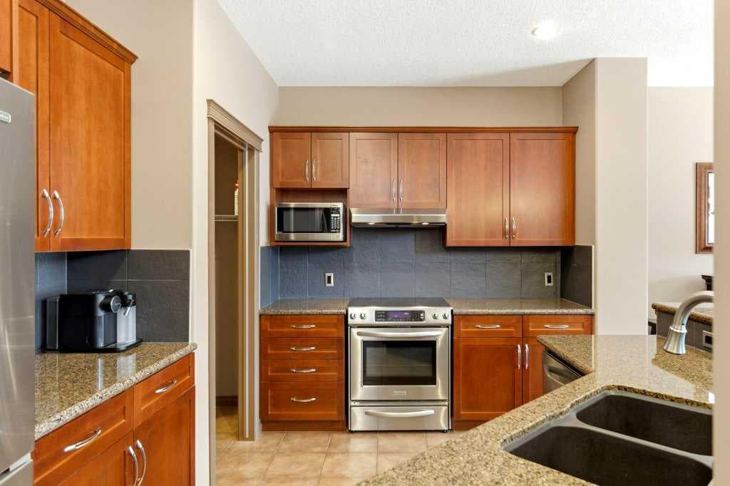 23 Aspen Stone Crescent SW