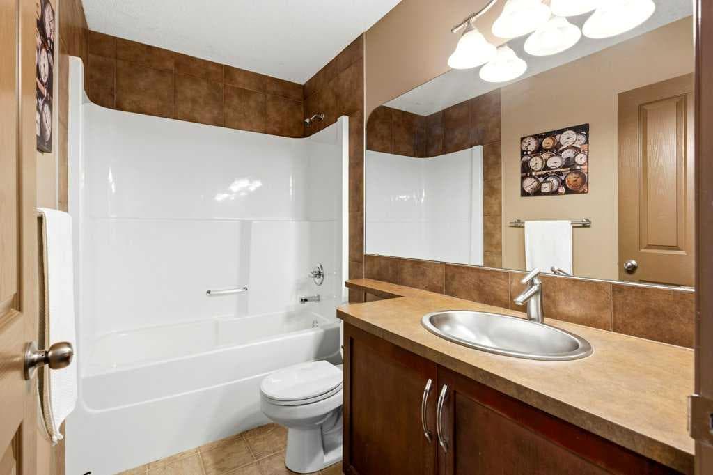 23 Aspen Stone Crescent SW