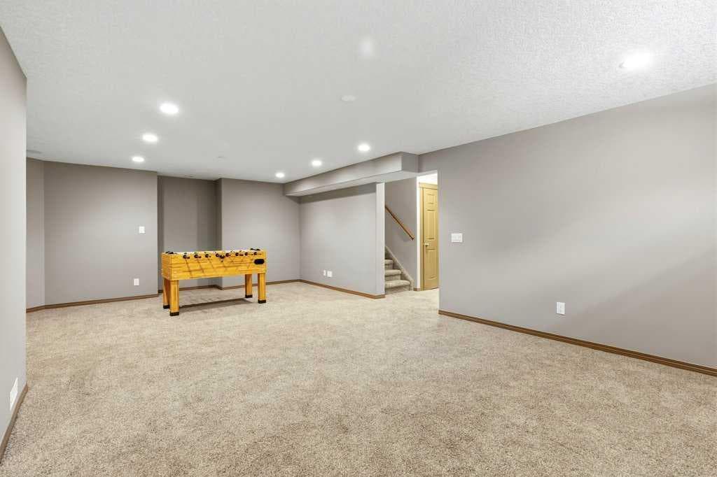 23 Aspen Stone Crescent SW