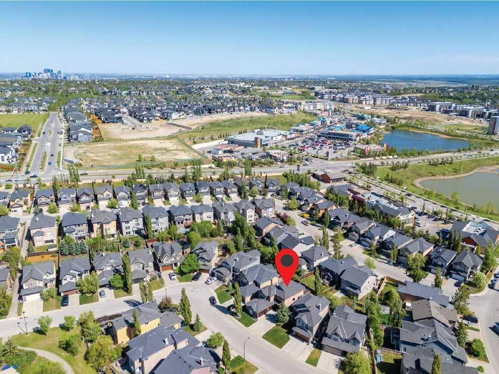 23 Aspen Stone Crescent SW