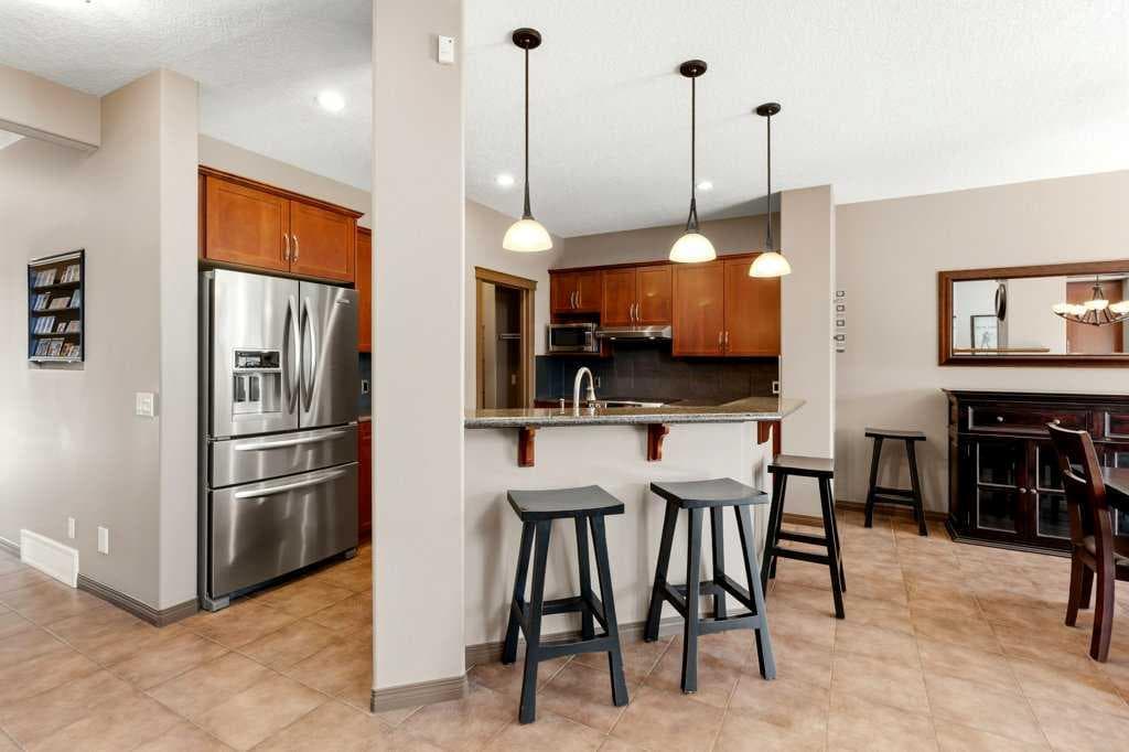 23 Aspen Stone Crescent SW