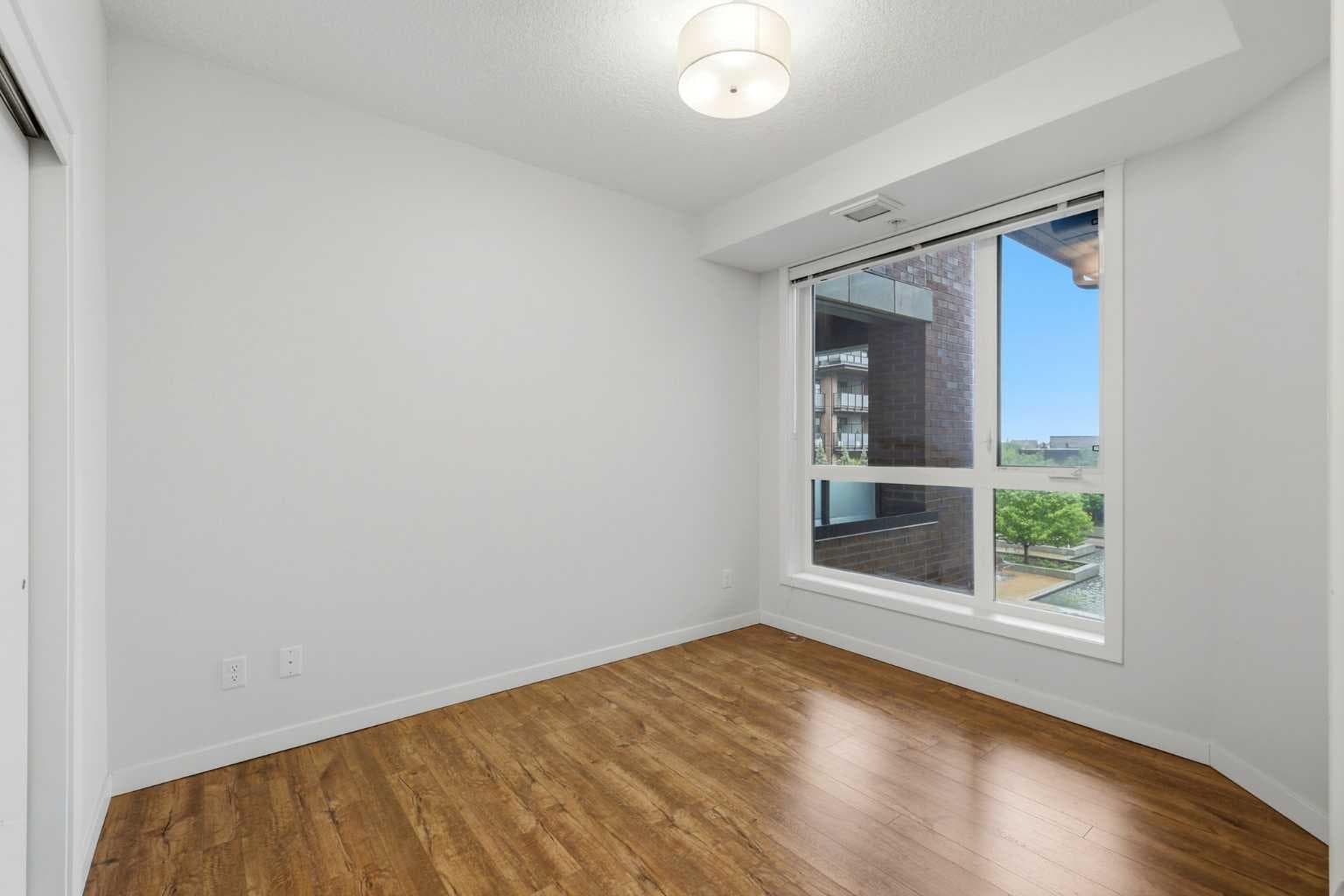 212, 122 Mahogany Centre SE