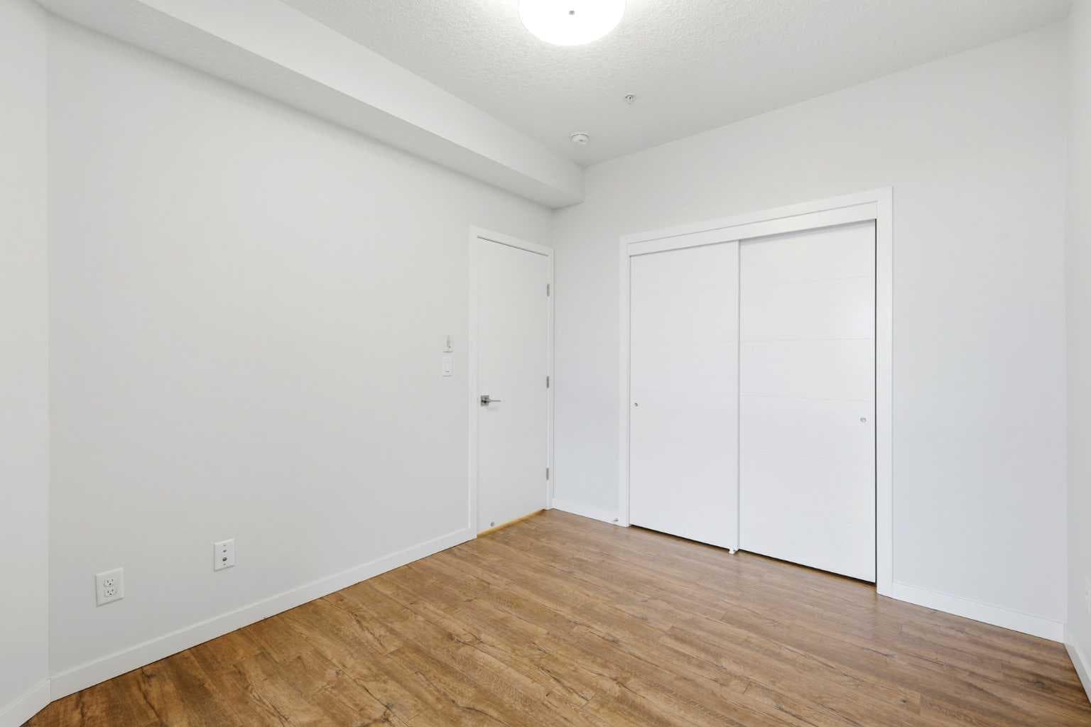 212, 122 Mahogany Centre SE