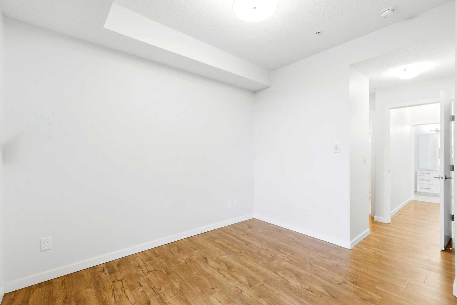 212, 122 Mahogany Centre SE