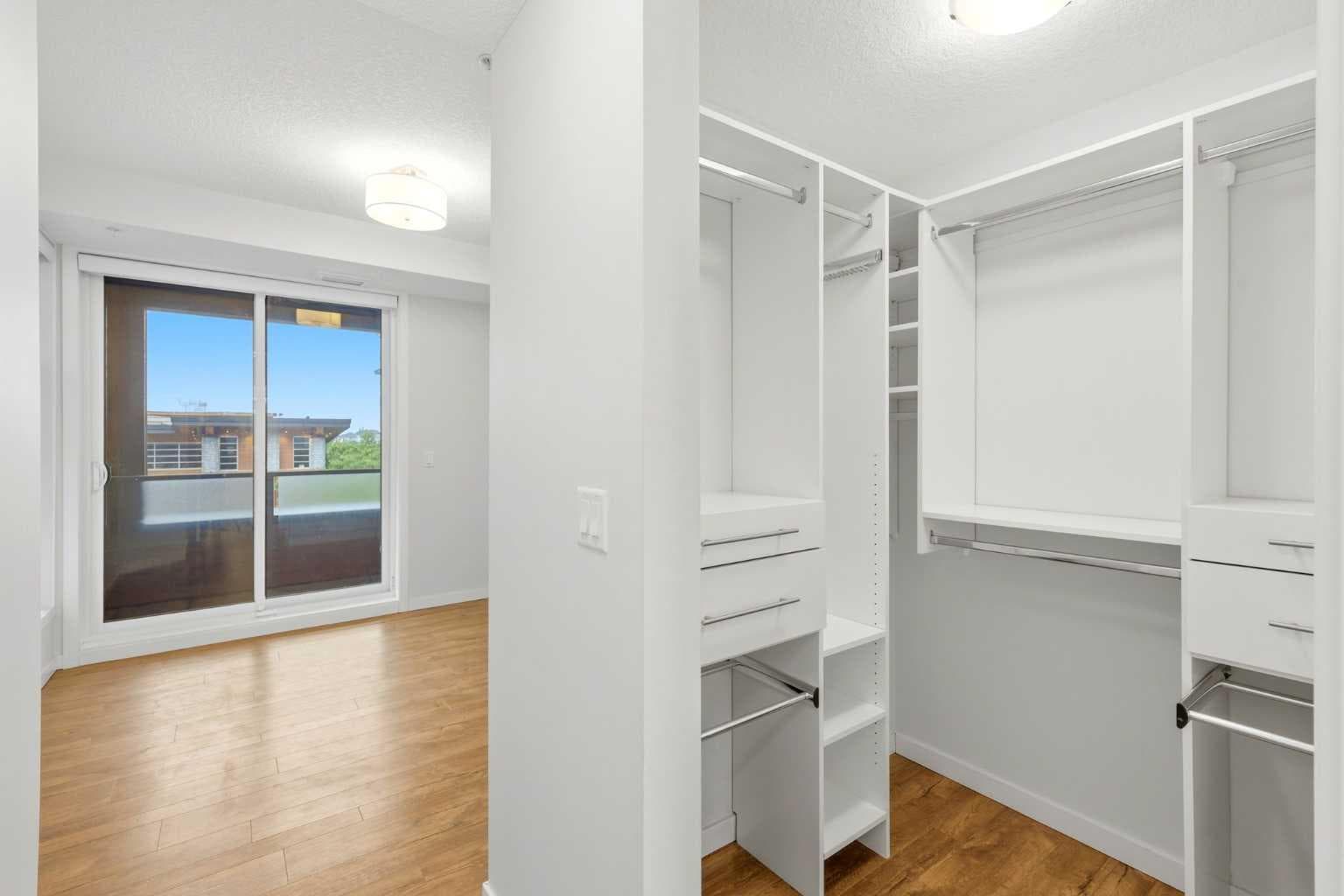 212, 122 Mahogany Centre SE