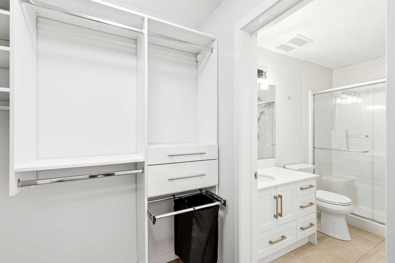 212, 122 Mahogany Centre SE