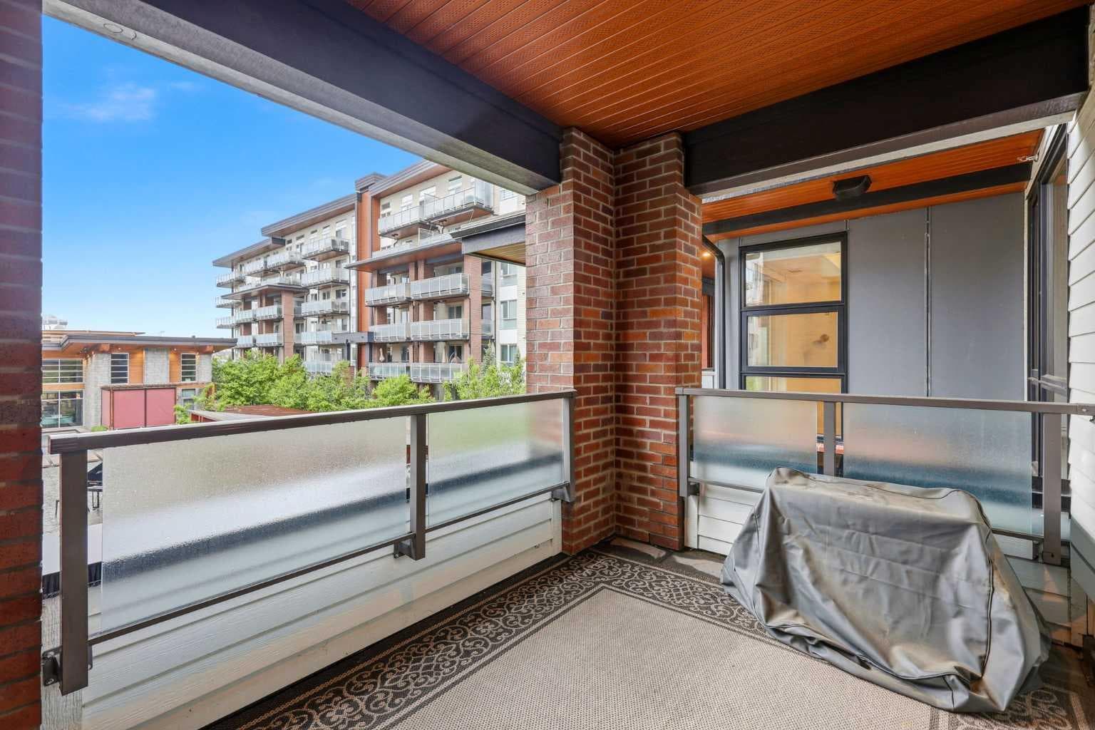 212, 122 Mahogany Centre SE
