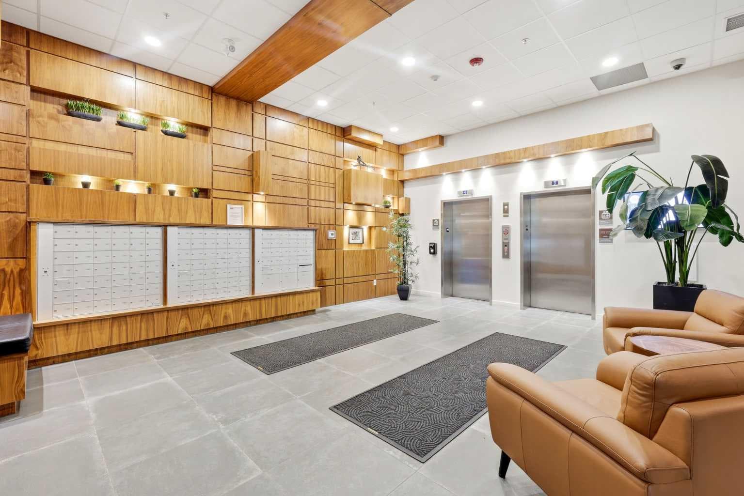 212, 122 Mahogany Centre SE
