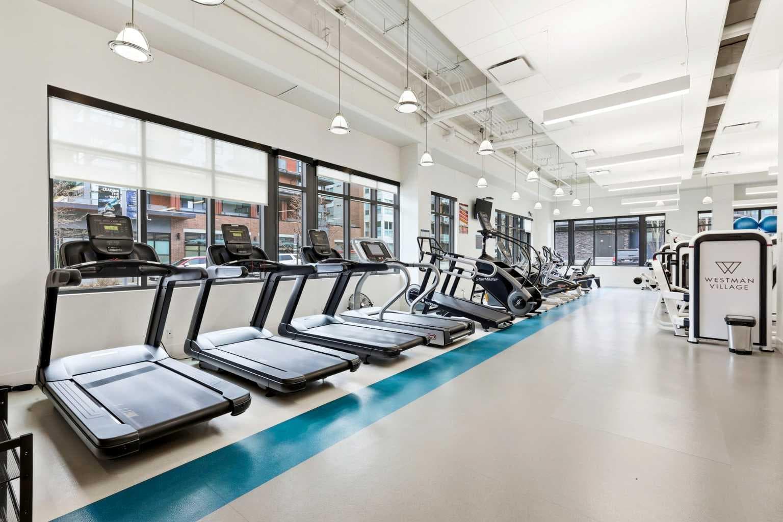 212, 122 Mahogany Centre SE