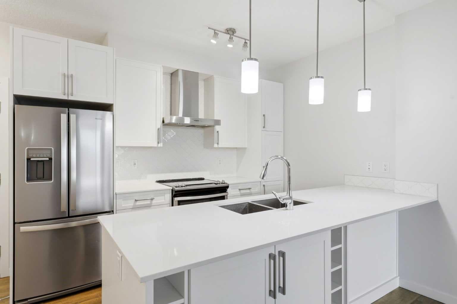 212, 122 Mahogany Centre SE