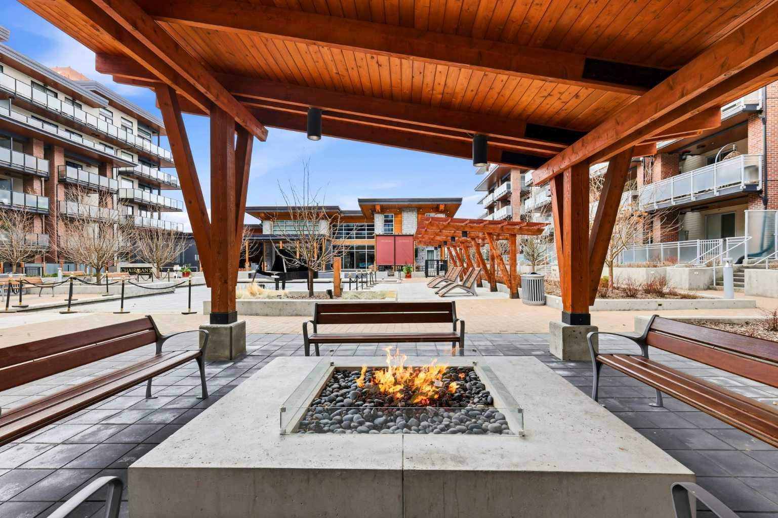 212, 122 Mahogany Centre SE