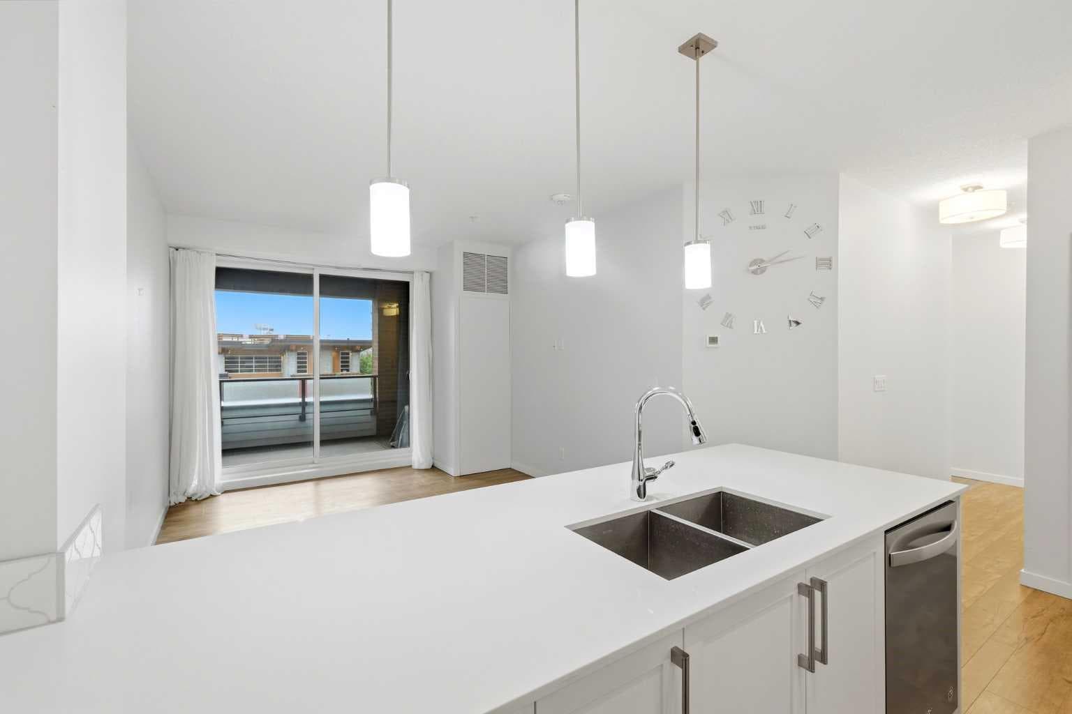 212, 122 Mahogany Centre SE