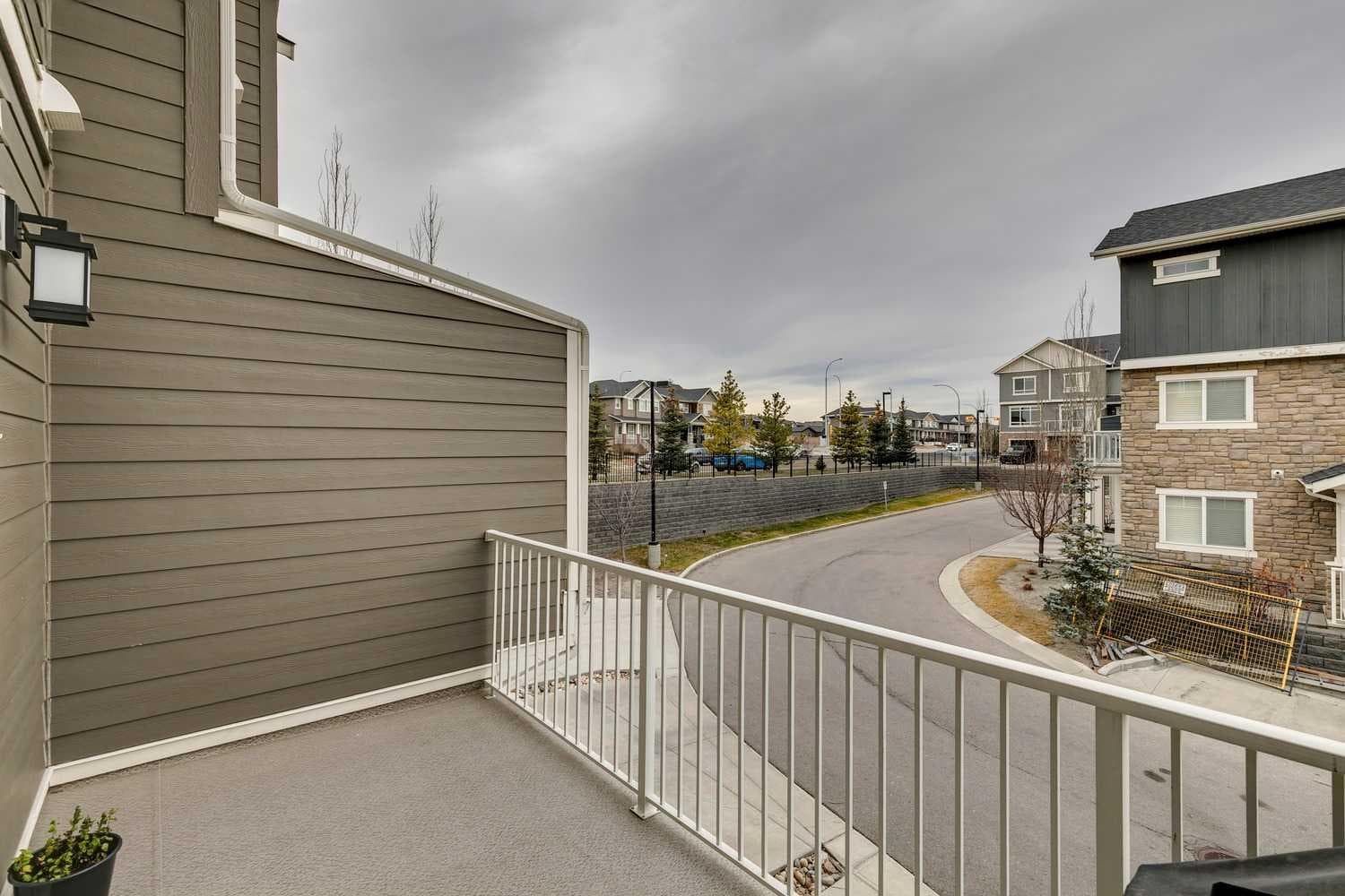 659 Evanston Manor NW