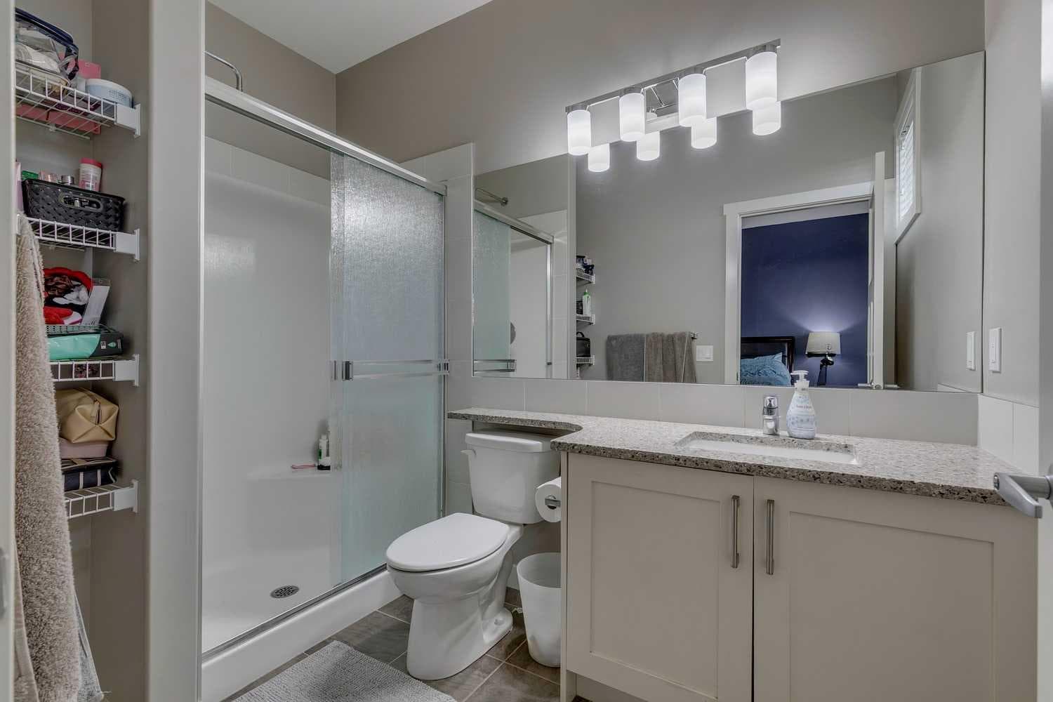 659 Evanston Manor NW