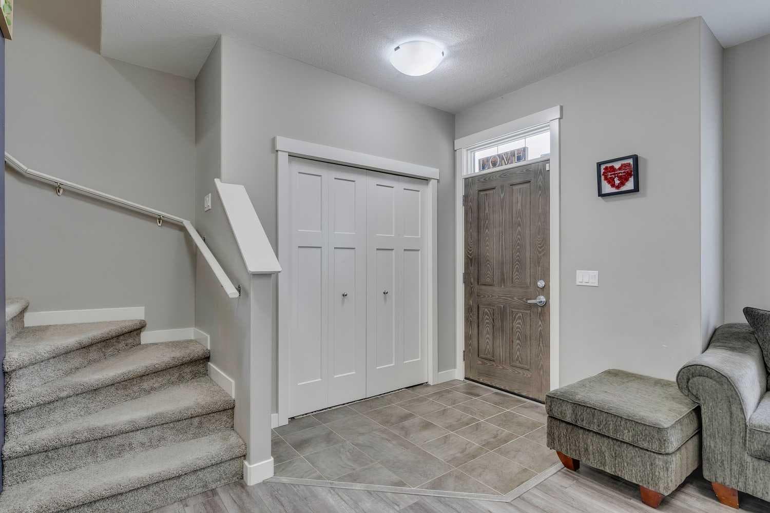 659 Evanston Manor NW