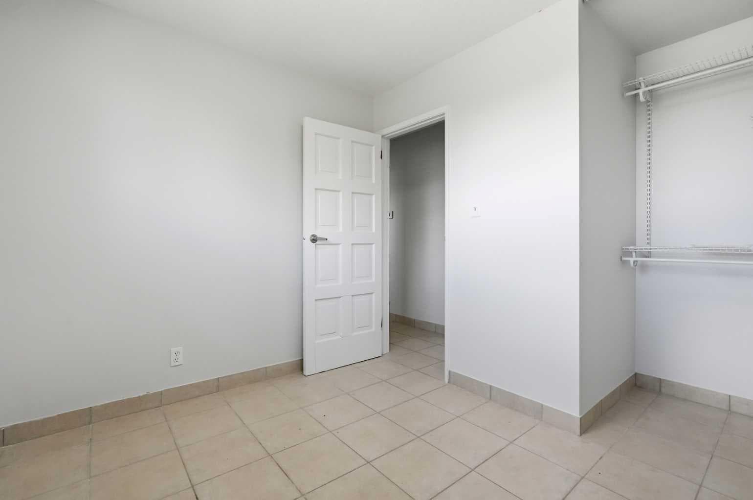 587 East Lakeview Road 