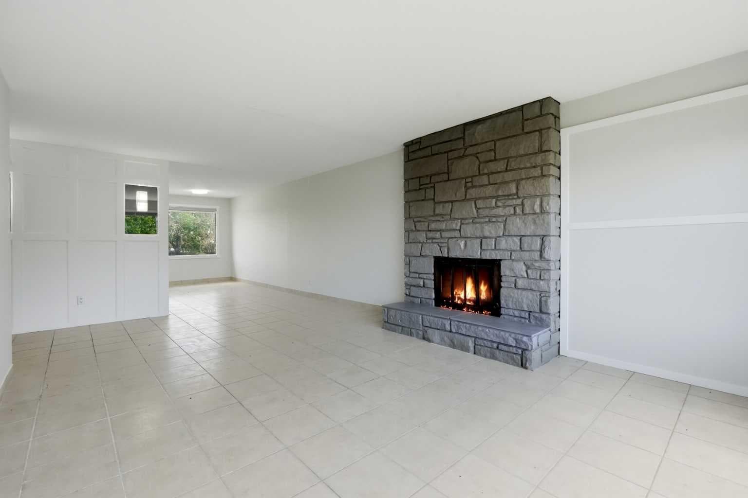 587 East Lakeview Road 
