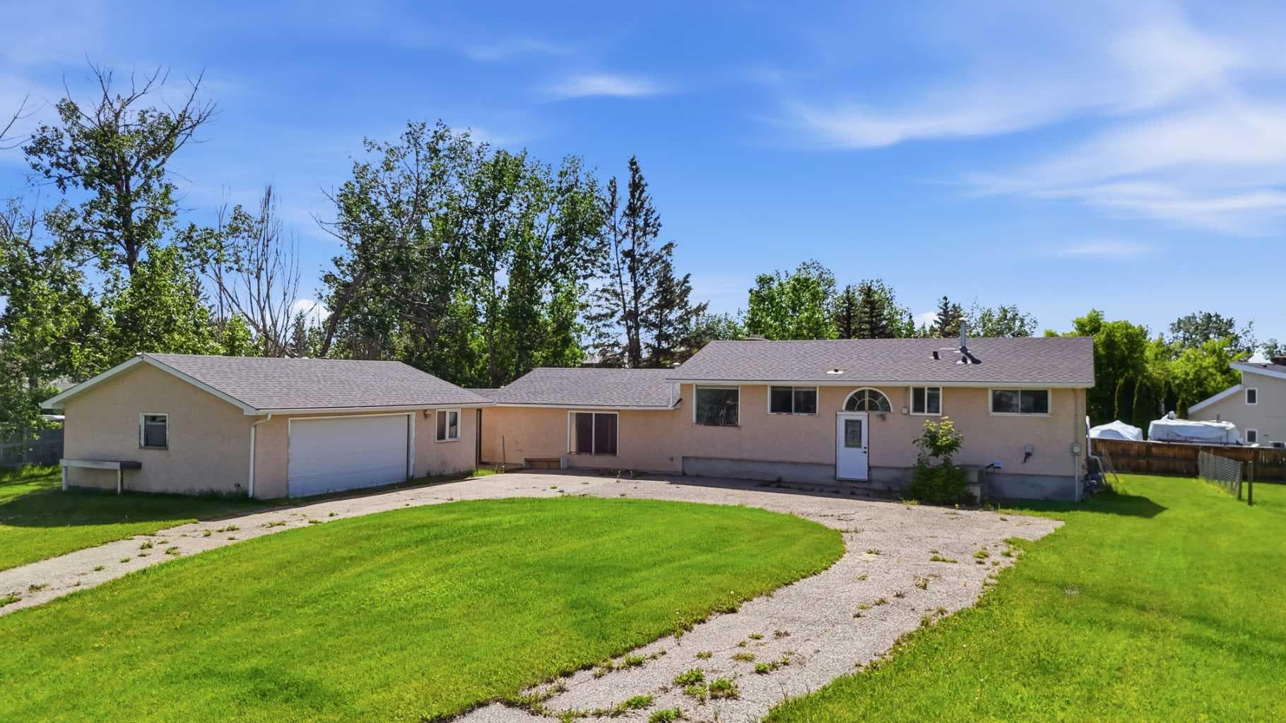 587 East Lakeview Road 