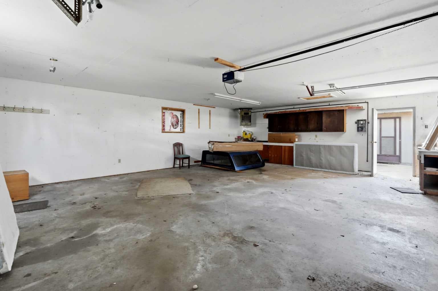587 East Lakeview Road 