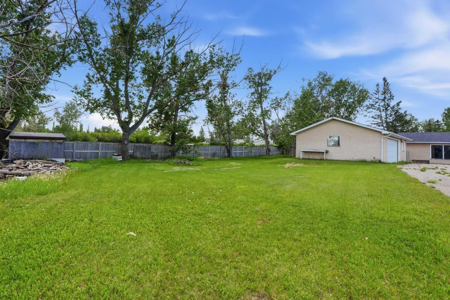 587 East Lakeview Road 