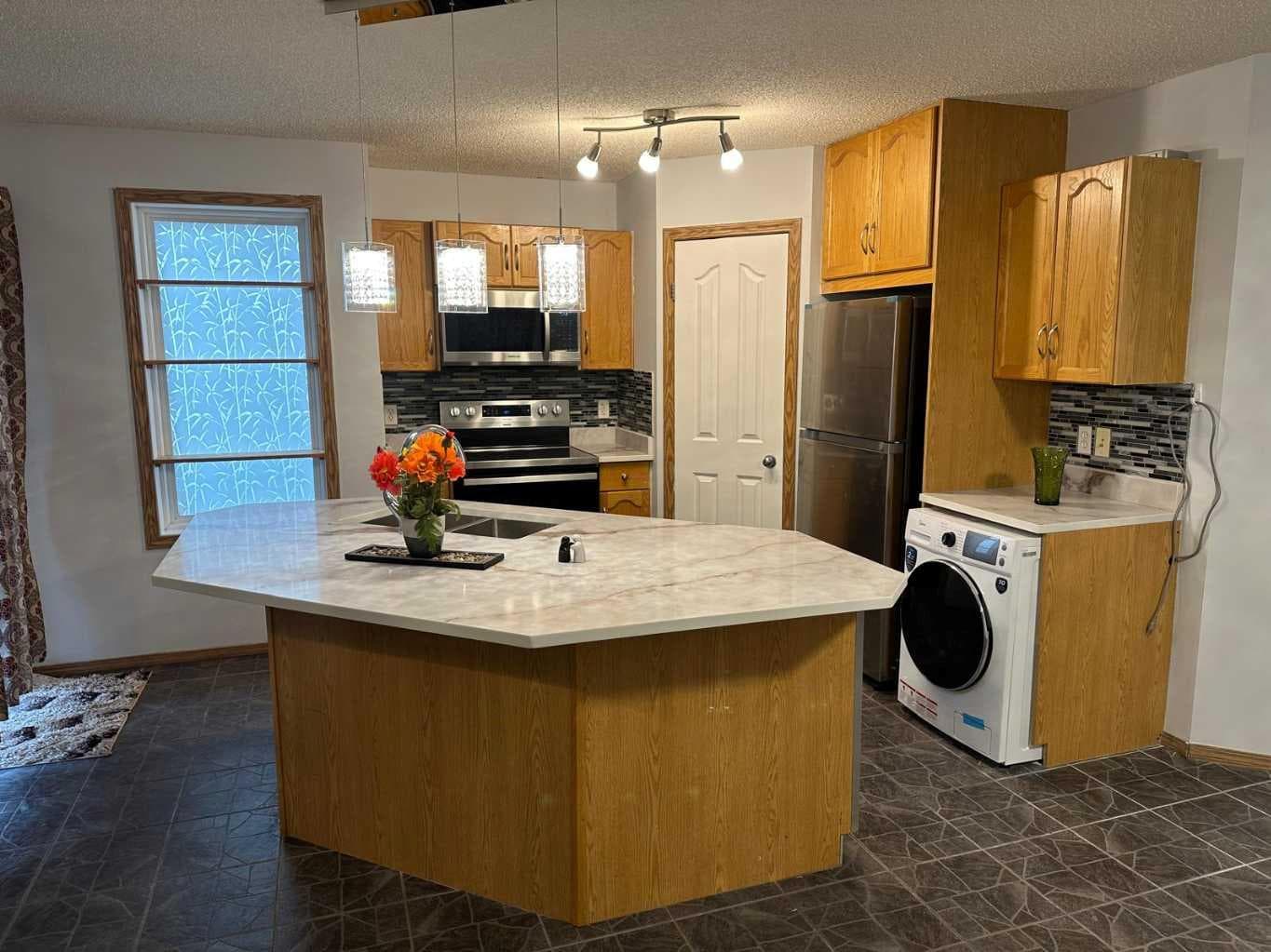 11 Covecreek Close NE